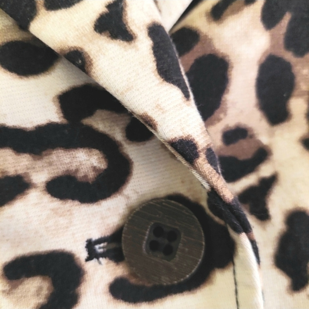 Chico’s Leopard Print Mixed Media Button Front Jacket Size 0 (Fits Small/4-6) - Picture 6 of 7